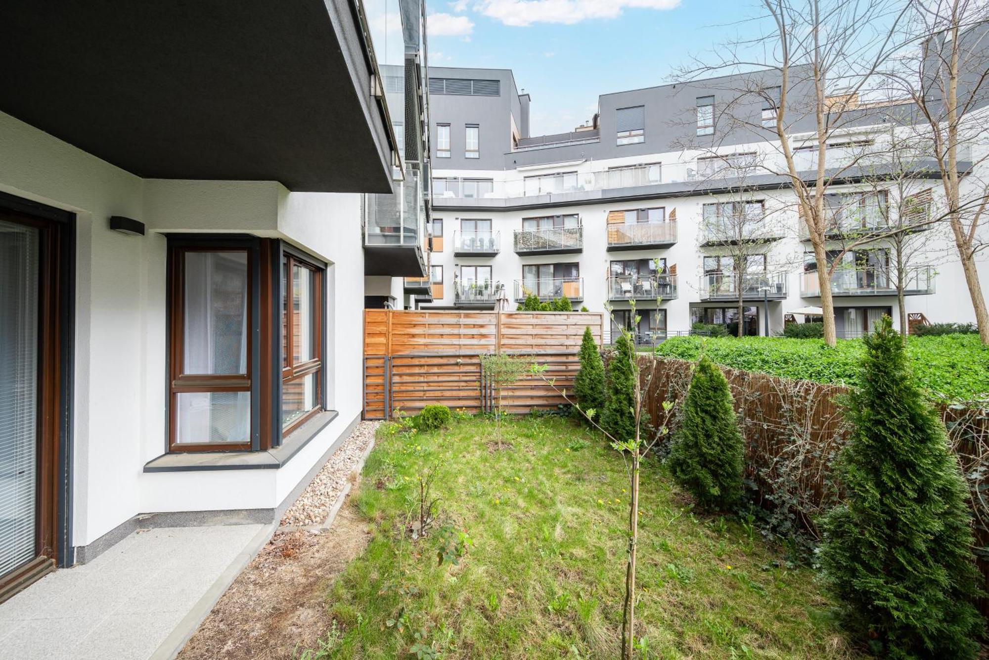 Royal Wilanow Apartment With Garden Warsaw Exterior photo